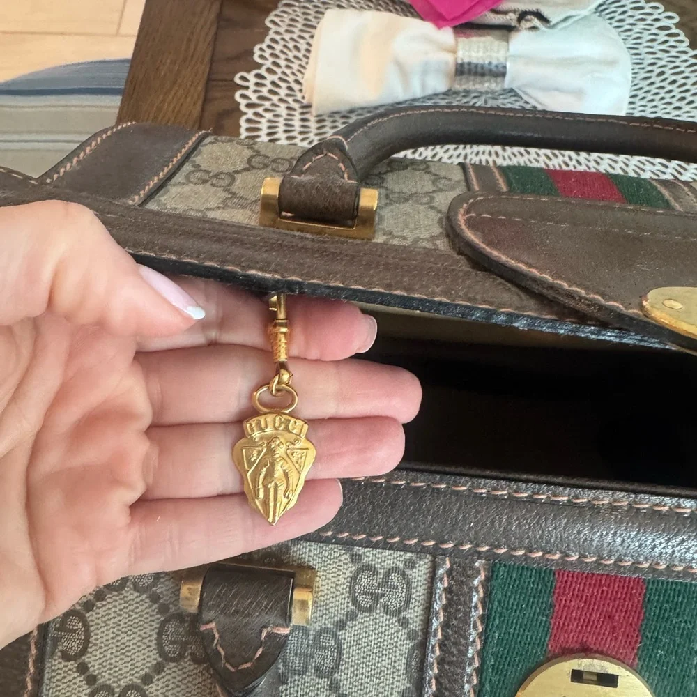 Gucci Beige GG Supreme Canvas Top Handle Bag with Green and Red Web - Picture 7 of 9